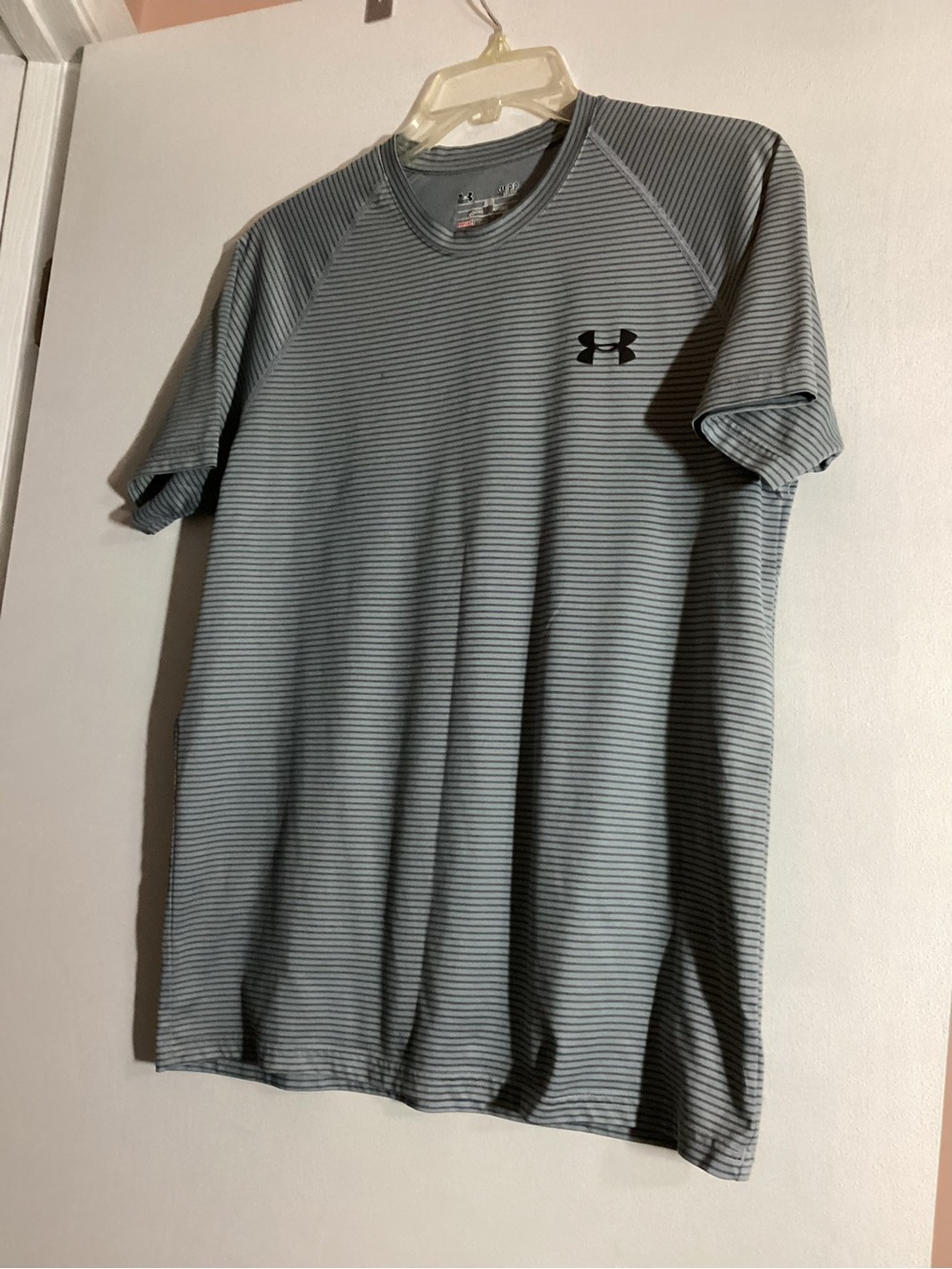 Under Armour Men’s Gray Striped Short-Sleeve Athletic Tee